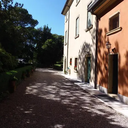 לינה וארוחת בוקר Relais San Matteo 3*